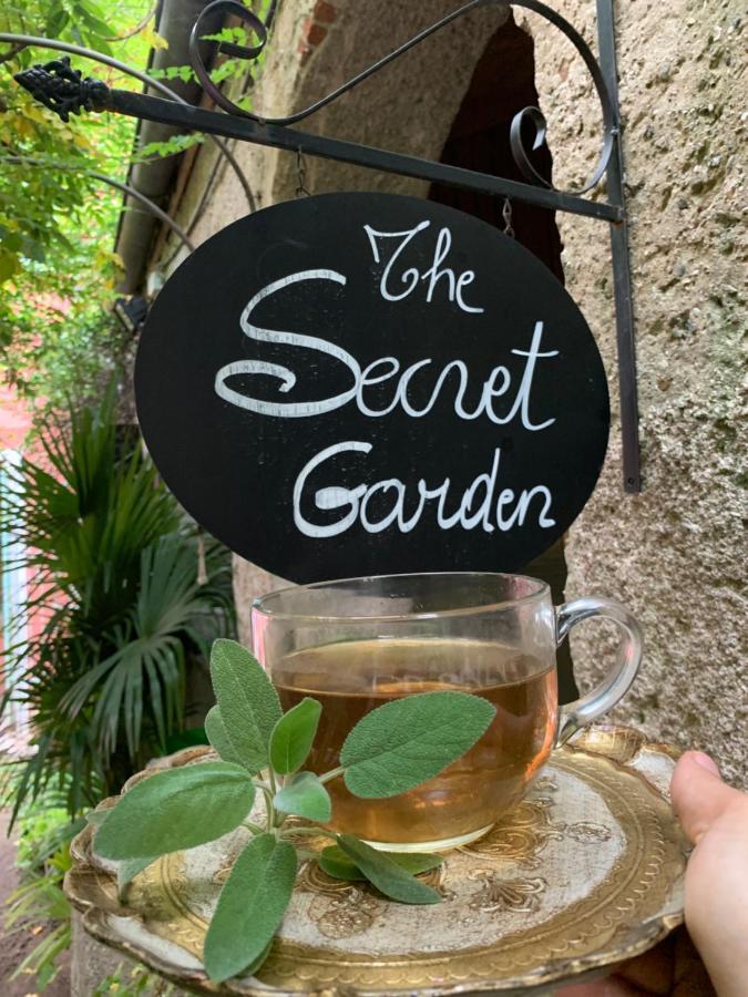 The Secret Garden Arona Villa In Piazza Del Popolo 16 Historical Center المظهر الخارجي الصورة
